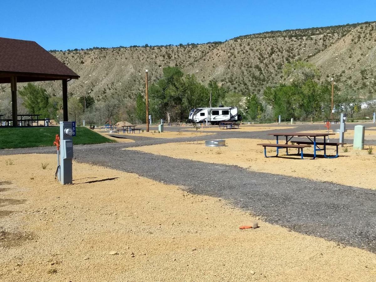 Castle Gate Rv Park Hotel Helper Exterior photo